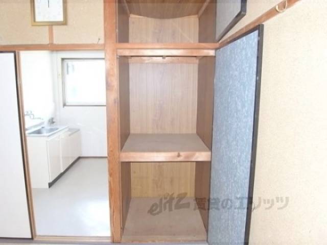 収納　３段あり荷物も入れやすいです。