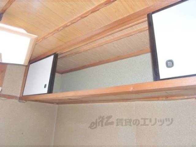 収納　和室の天井部分にも収納があります。