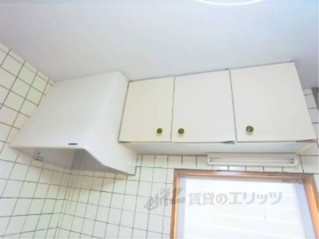 キッチン　上部収納