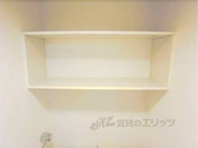 収納　トイレ上部棚