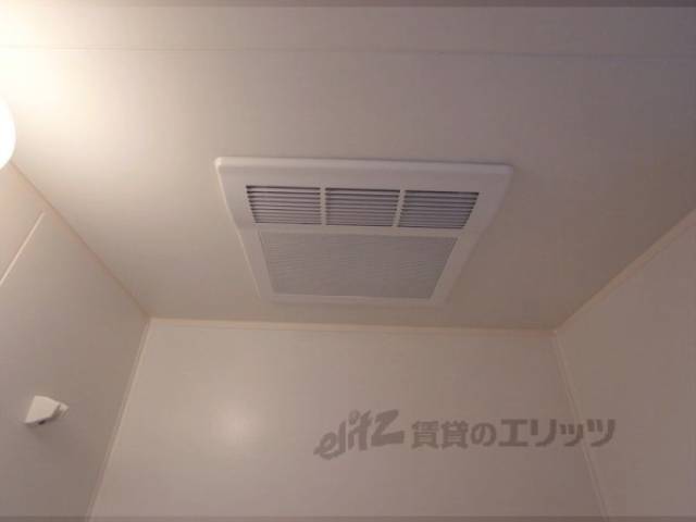 浴室乾燥機　なんと浴室乾燥機付いてます！