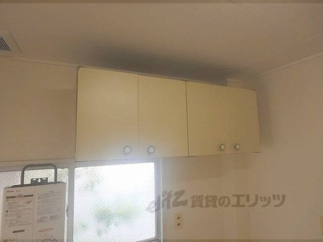 キッチン　上部収納