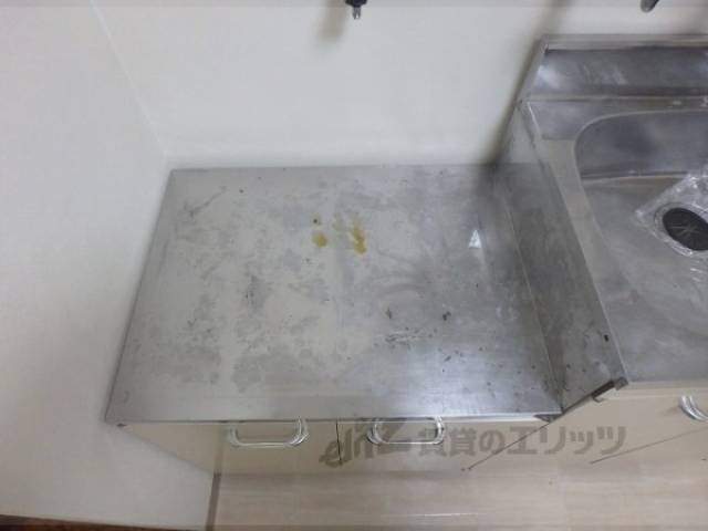 キッチン　コンロ置き場