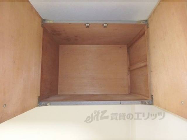 キッチン　上部収納