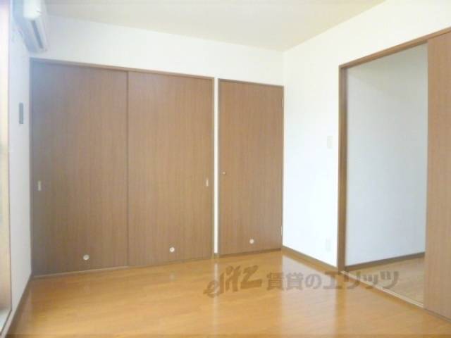 洋室　南側洋室