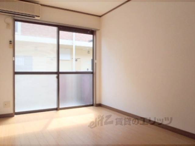 キッチン側洋室