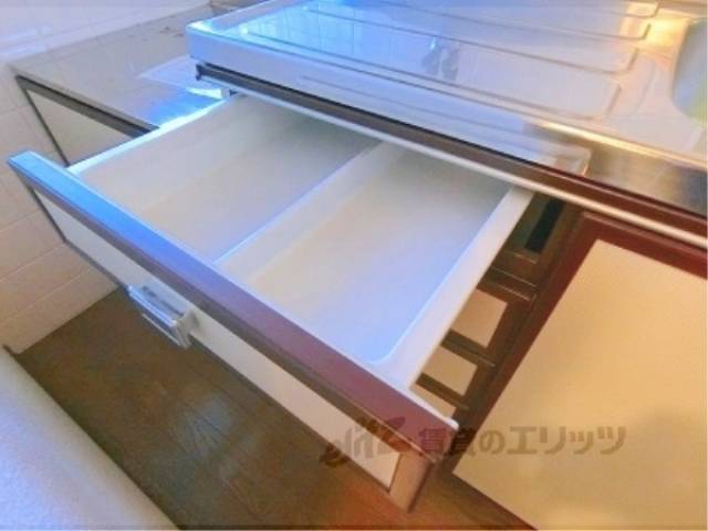 収納　キッチン