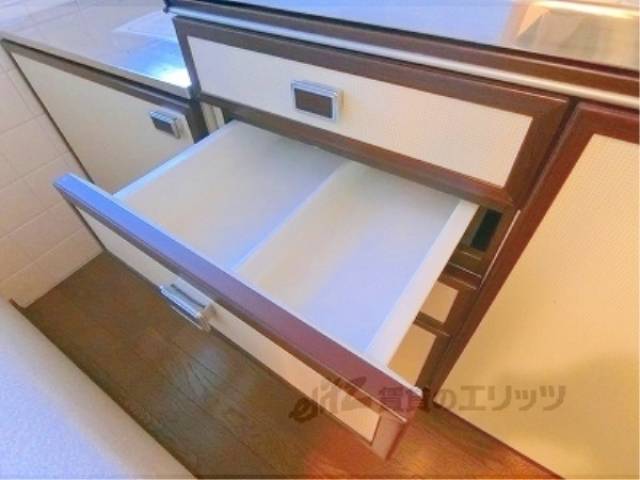 収納　キッチン