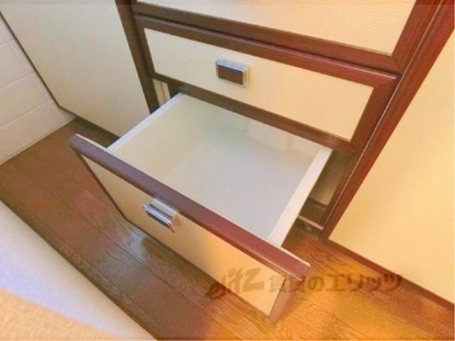 収納　キッチン