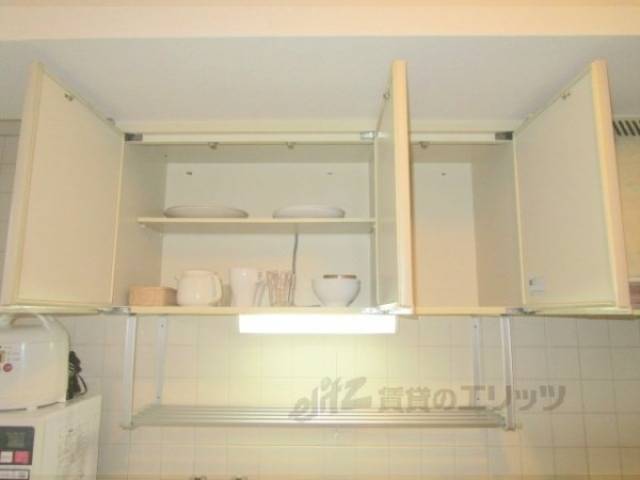 キッチン　収納上部