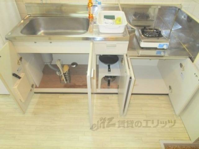 キッチン　収納下部