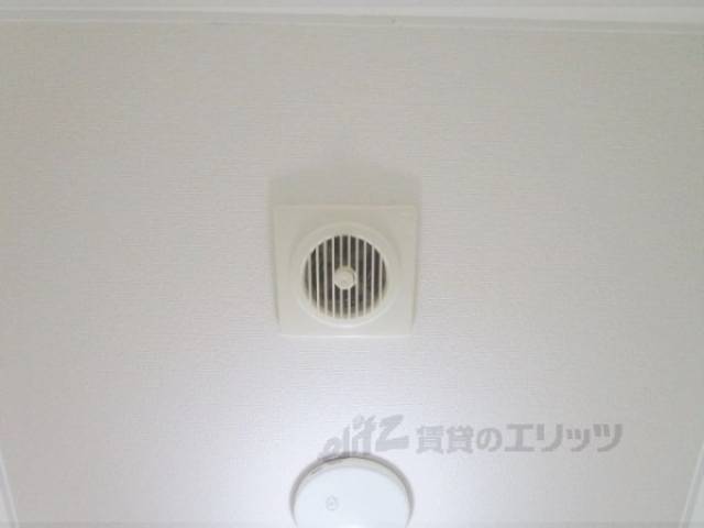 トイレ　換気扇