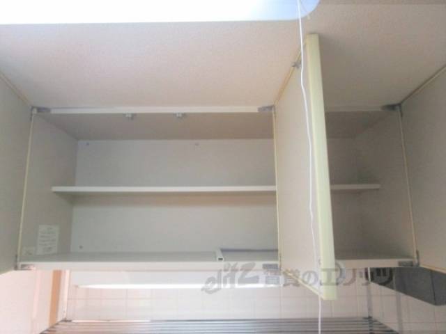 キッチン　上部収納