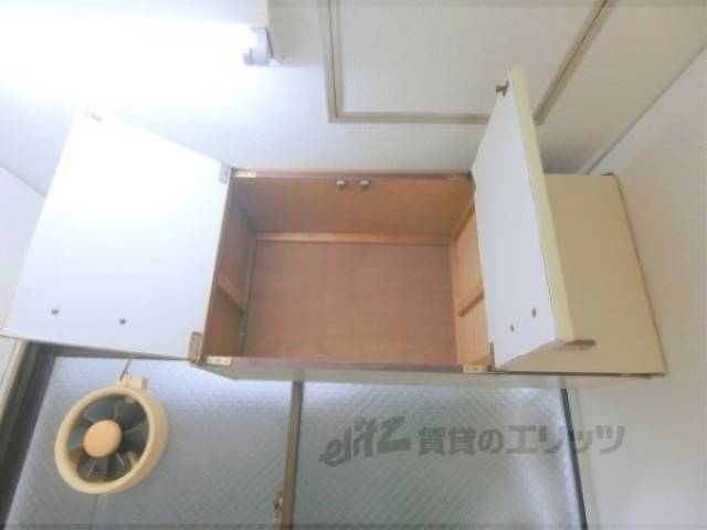 キッチン　上部収納