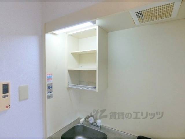 キッチン　キッチン上部収納