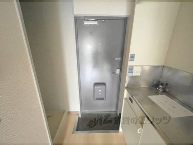 玄関　広々室内。