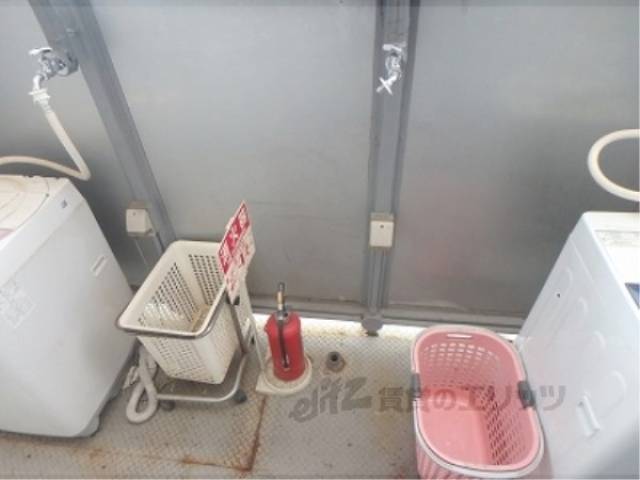 洗濯機置場　共用部廊下