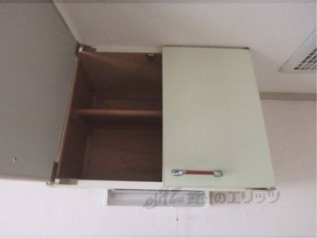 キッチン　上部収納