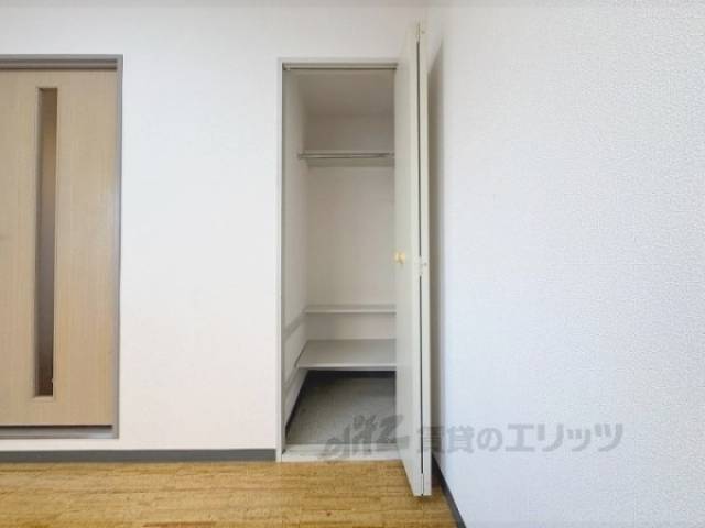 収納　西側洋室