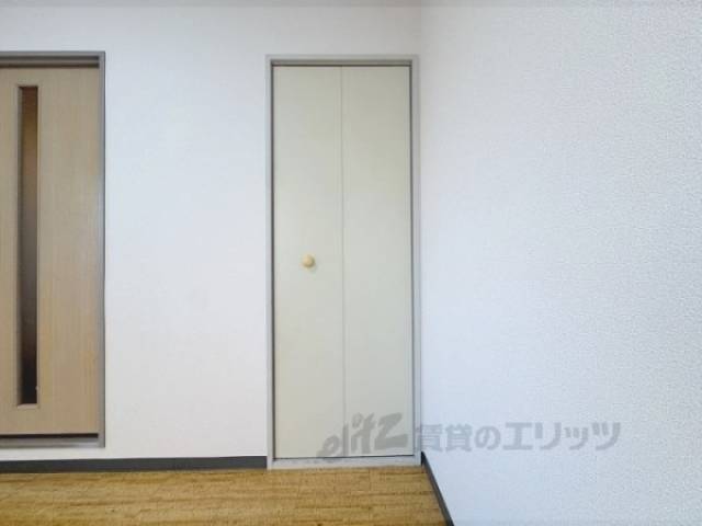 収納　西側洋室