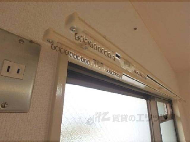 カーテンレール