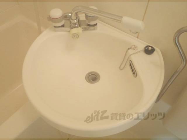 洗面所　3点ユニットバスです