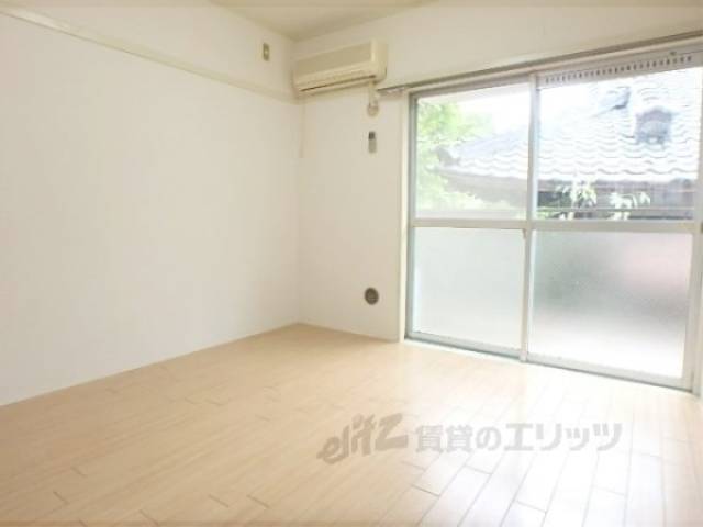 洋室 明るいお部屋です「