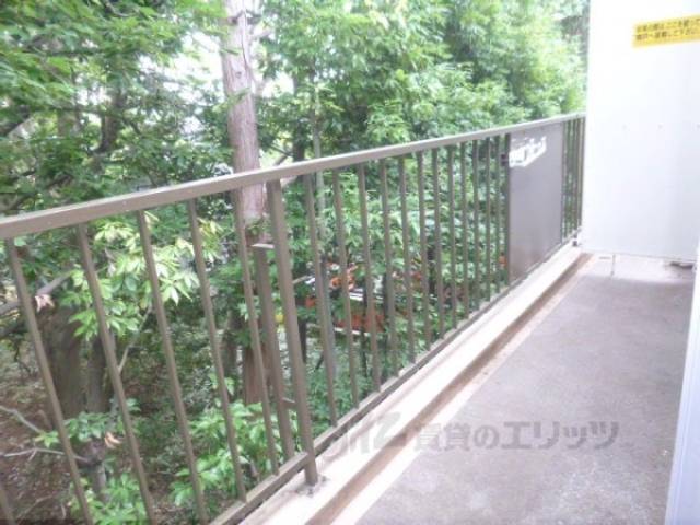 ベランダ　広いベランダで洗濯も楽々です。