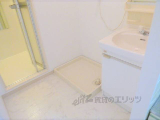 洗濯機置場　室内に洗濯機置けます。