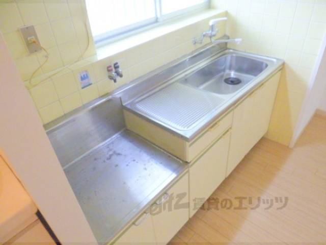 キッチン　２口コンロ設置可能です。