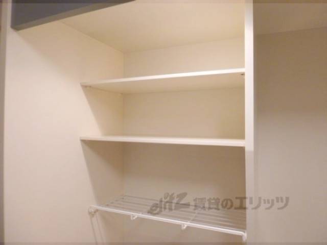 収納棚の上部