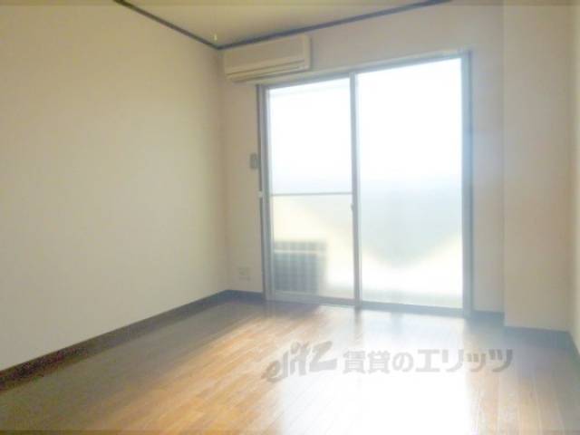 洋室　日差しがよく入ります