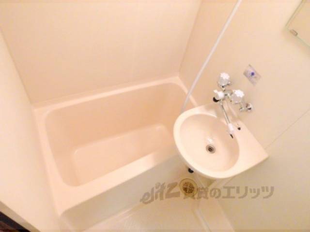 風呂　明るいお風呂です