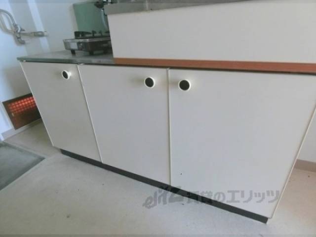 キッチン　キッチン下部収納