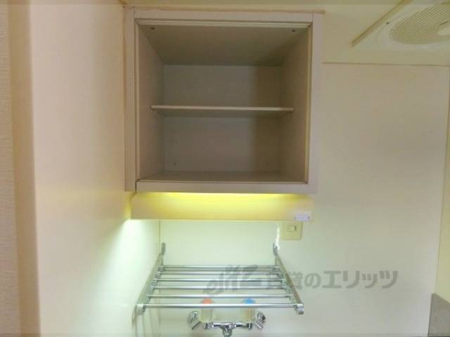 キッチン　上部収納