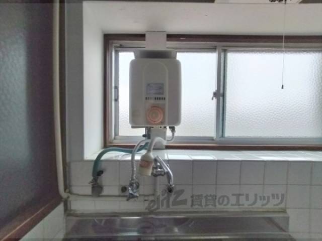 キッチン　給湯器