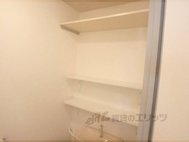 トイレ　棚
