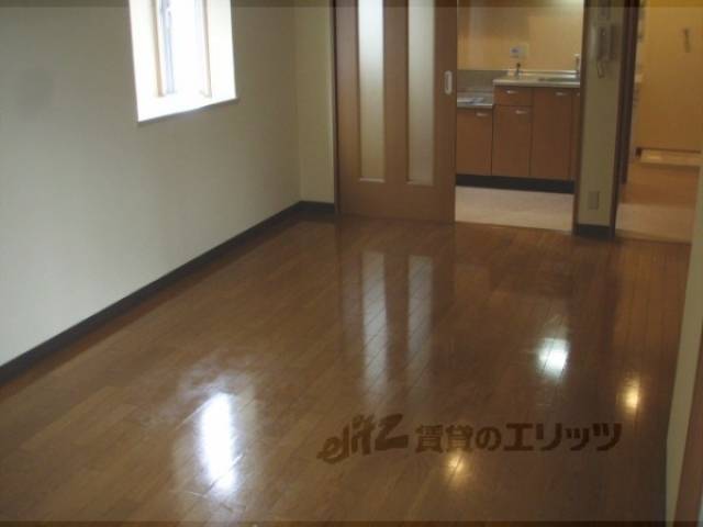居室　ぴっかぴかのお部屋です