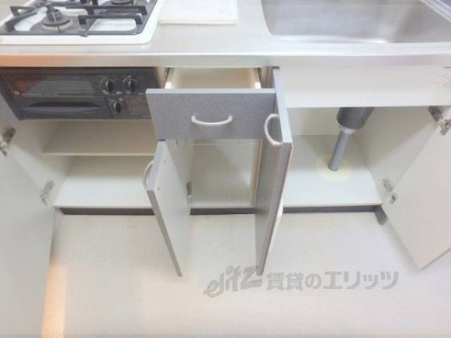 キッチン　収納下部