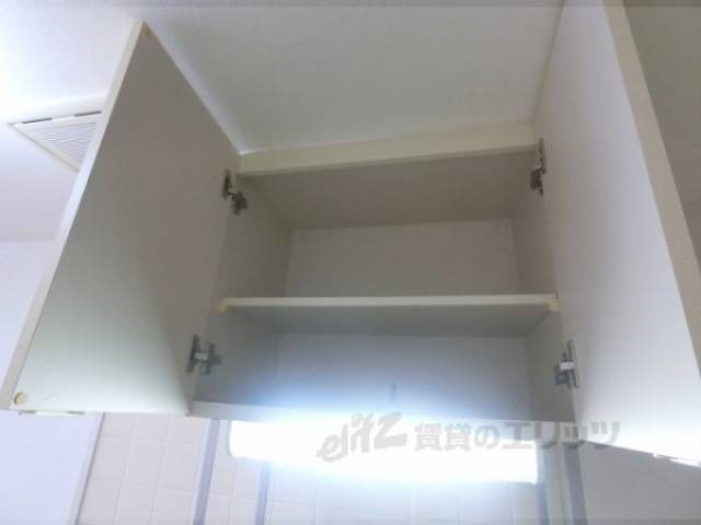 キッチン　上部収納