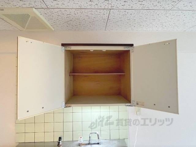 キッチン　上部収納