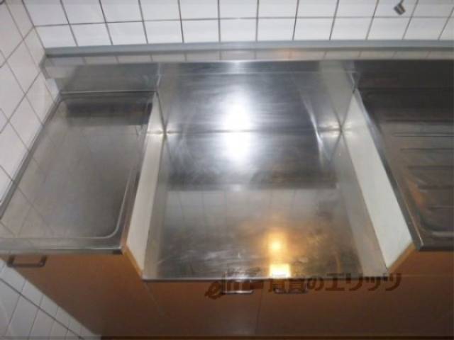 キッチン　コンロ置き場