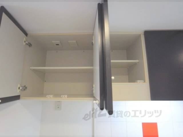 キッチン　上部収納