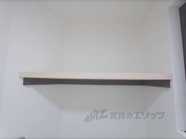 トイレ　上部棚