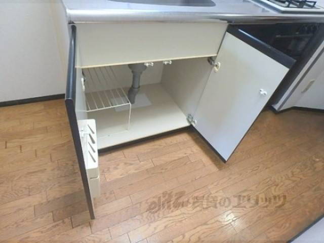 キッチン　収納下