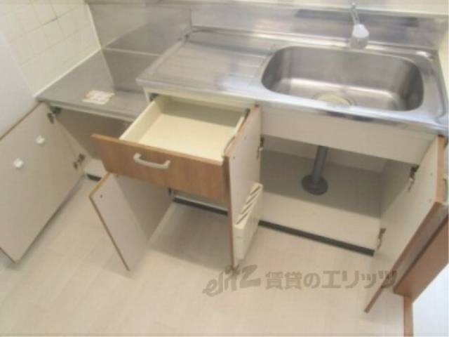 キッチン　下部収納