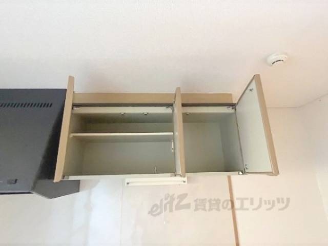 キッチン　上部収納
