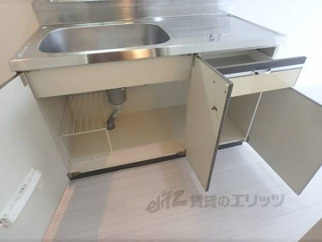 キッチン　収納下