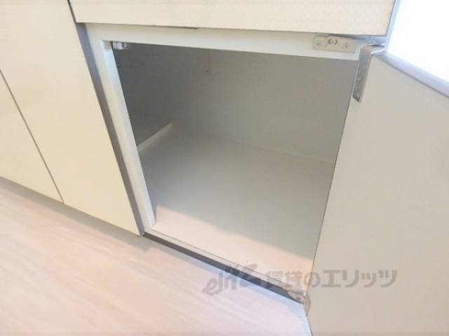 キッチン　下部収納