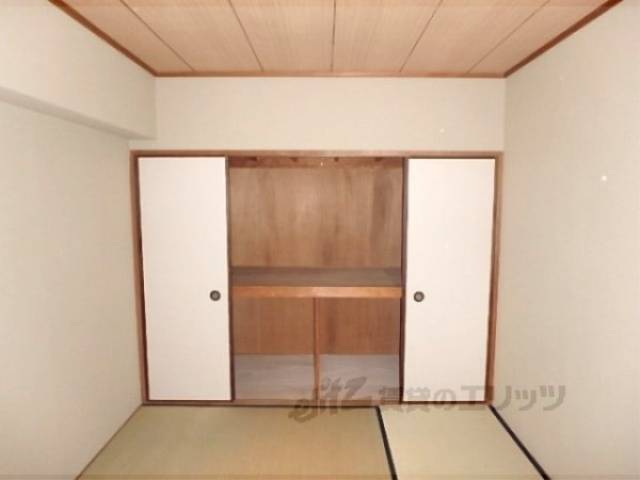 和室　収納